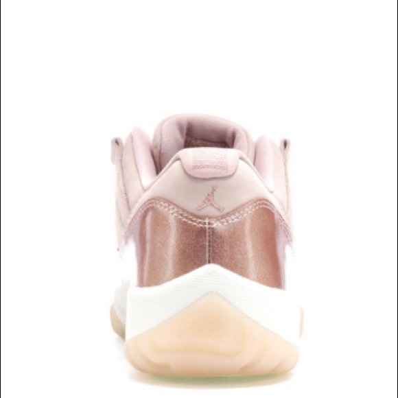Jordan 11 Retro Rose Gold - Picture 2 of 4